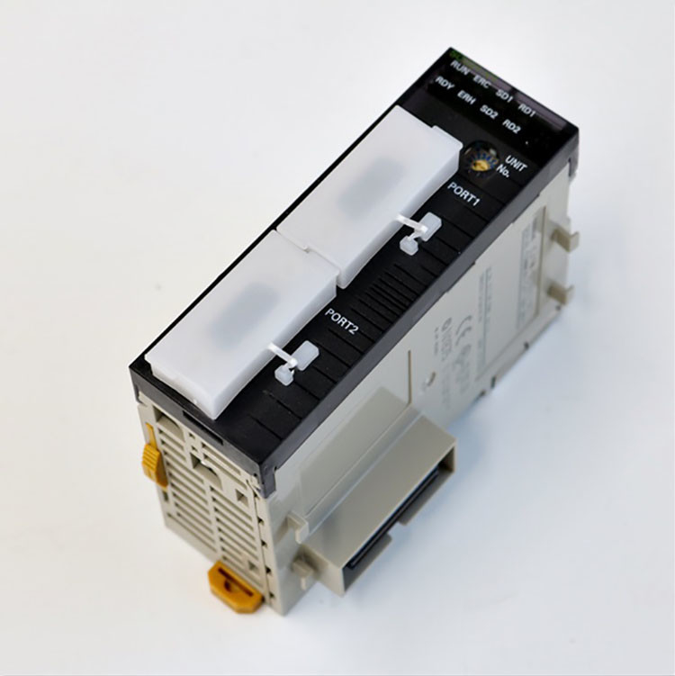 Εξοπλισμός προγραμματισμού λιμένων rs-232C 5/DC 280mA PLC CJ1W 2 CJ1W-SCU21-V1 Omron