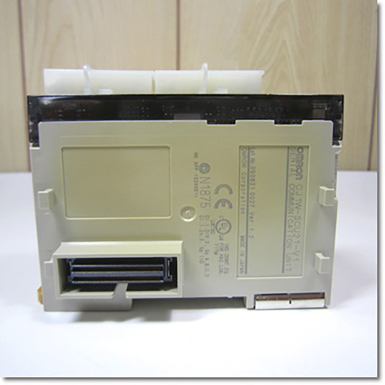 Εξοπλισμός προγραμματισμού λιμένων rs-232C 5/DC 280mA PLC CJ1W 2 CJ1W-SCU21-V1 Omron