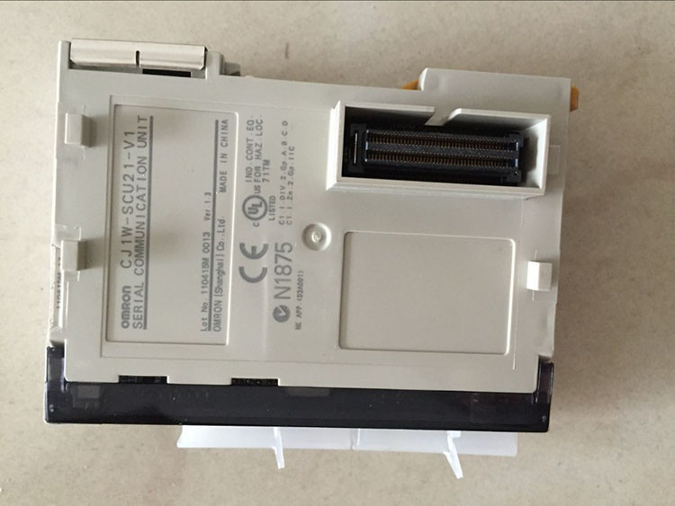 Εξοπλισμός προγραμματισμού λιμένων rs-232C 5/DC 280mA PLC CJ1W 2 CJ1W-SCU21-V1 Omron