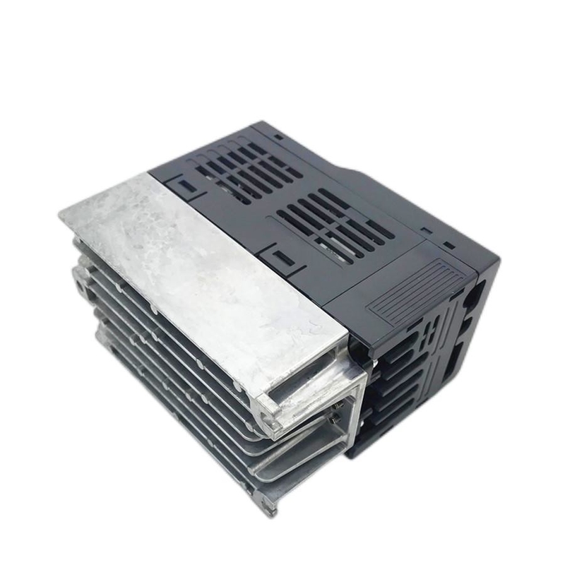 Βιομηχανική μηχανή αναστροφέων FREQROL D700 FR-d720-0.4K A.c της Mitsubishi Electric